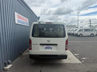 2018 Toyota HIACE - Thumbnail