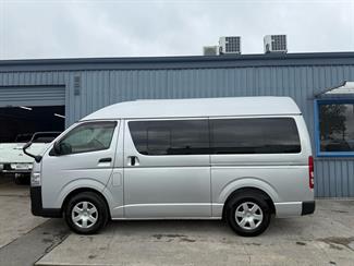 2022 Toyota HIACE - Thumbnail