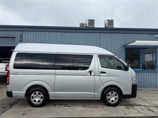 2022 Toyota HIACE - Thumbnail