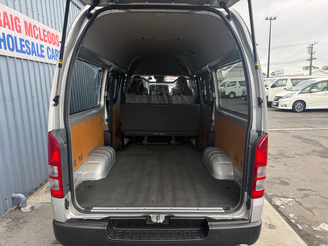 2022 Toyota HIACE
