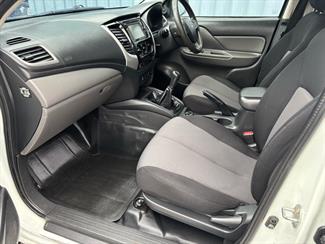 2017 Mitsubishi Triton - Thumbnail