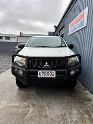 2017 Mitsubishi Triton - Thumbnail