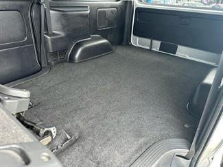 2018 Toyota HIACE - Thumbnail