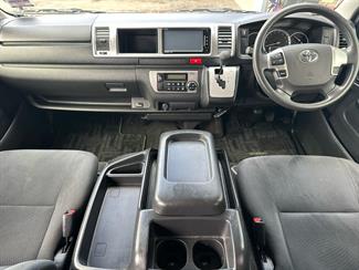2018 Toyota HIACE - Thumbnail