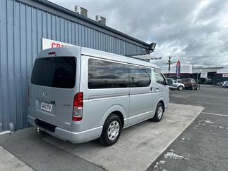 2018 Toyota HIACE - Thumbnail