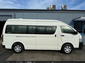 2016 Toyota HIACE - Thumbnail