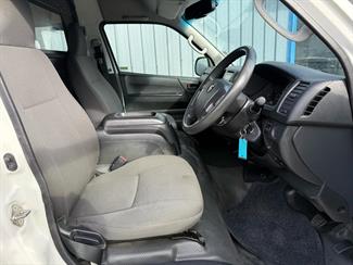 2016 Toyota HIACE - Thumbnail