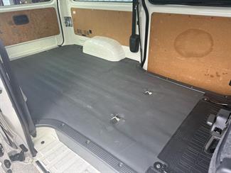 2020 Toyota HIACE - Thumbnail