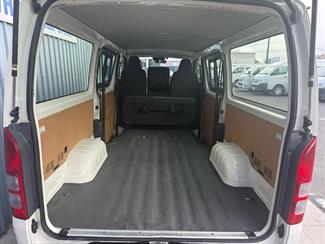 2020 Toyota HIACE - Thumbnail