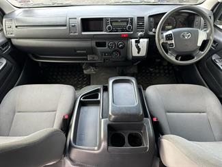 2016 Toyota HIACE - Thumbnail