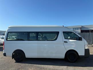 2016 Toyota HIACE - Thumbnail