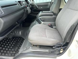 2016 Toyota HIACE - Thumbnail