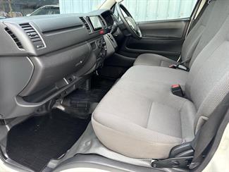 2018 Toyota HIACE - Thumbnail