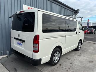 2018 Toyota HIACE - Thumbnail