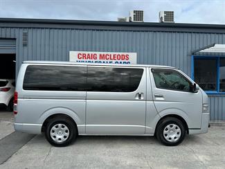 2018 Toyota HIACE - Thumbnail