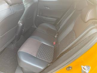 2016 Toyota C-HR - Thumbnail