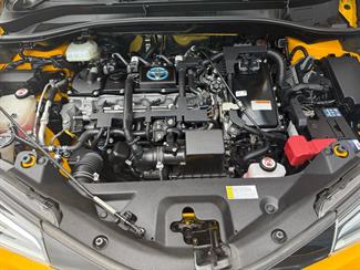 2016 Toyota C-HR - Thumbnail