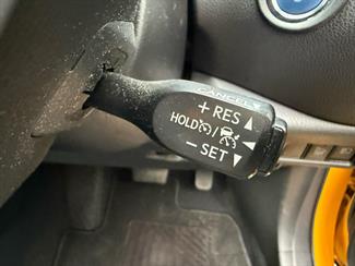 2016 Toyota C-HR - Thumbnail