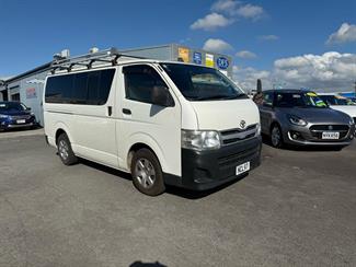 2011 Toyota HIACE - Thumbnail