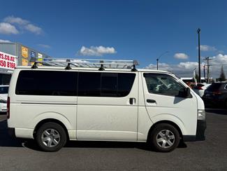 2011 Toyota HIACE - Thumbnail