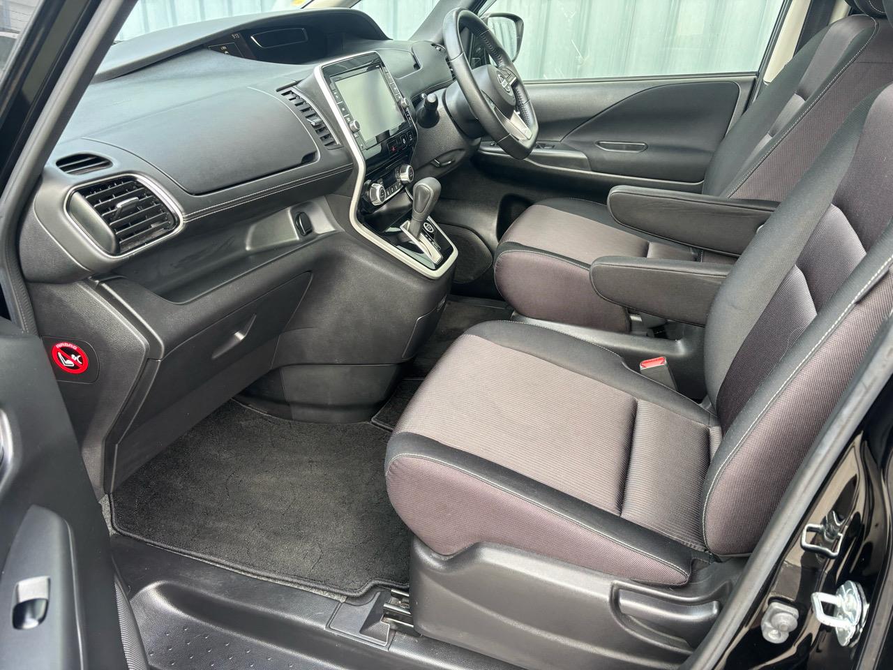 2016 Nissan SERENA