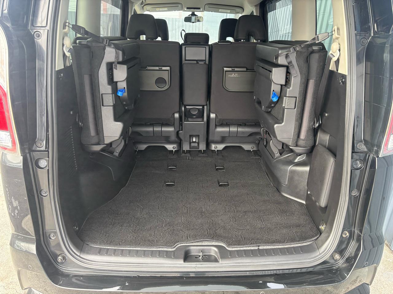 2016 Nissan SERENA