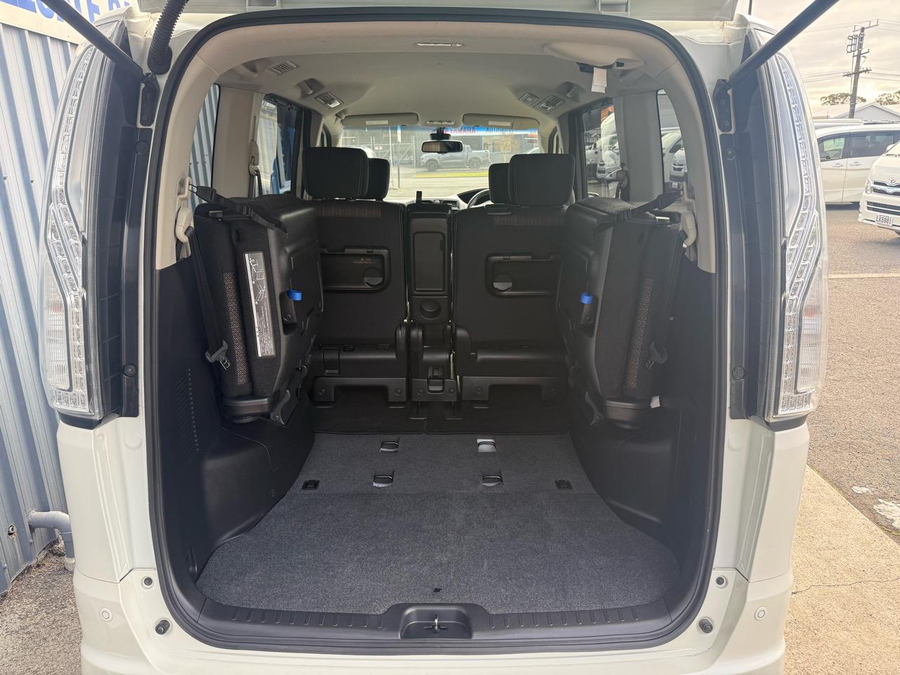2015 Nissan SERENA