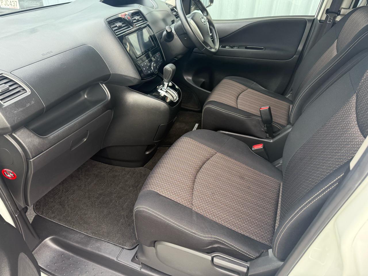 2015 Nissan SERENA
