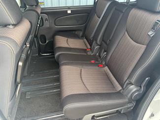 2015 Nissan SERENA - Thumbnail