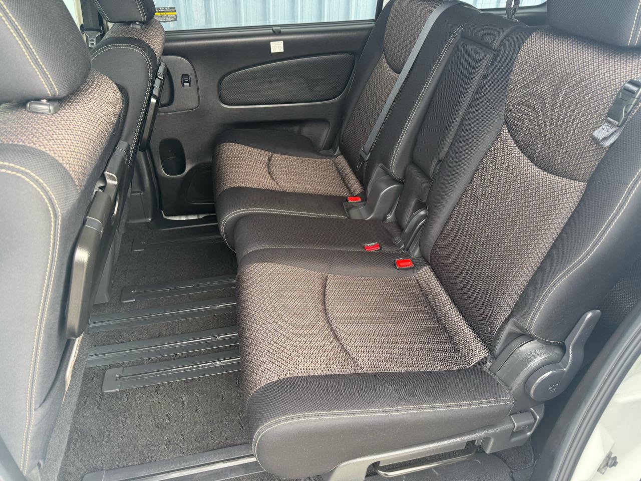 2015 Nissan SERENA