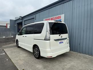 2015 Nissan SERENA - Thumbnail