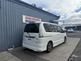2015 Nissan SERENA - Thumbnail