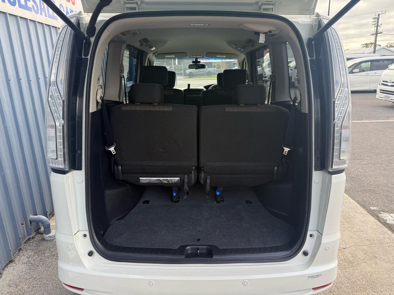 2015 Nissan SERENA