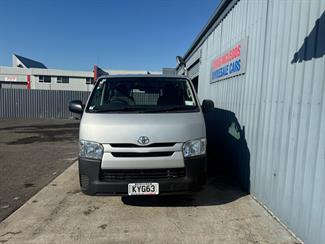 2017 Toyota HIACE - Thumbnail
