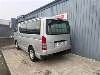 2017 Toyota HIACE - Thumbnail