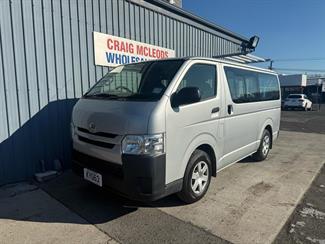 2017 Toyota HIACE - Thumbnail