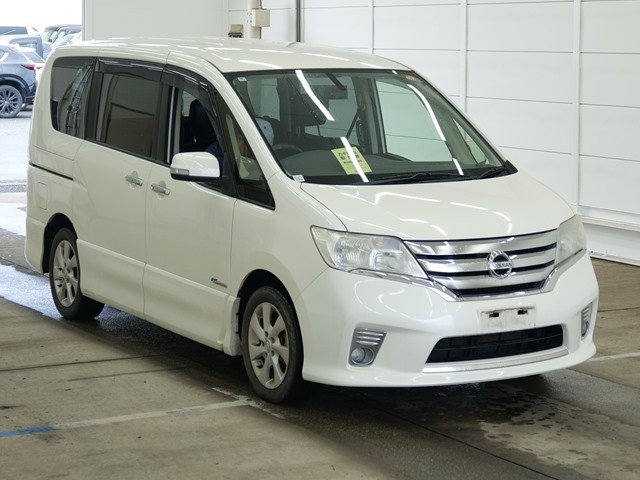 2013 Nissan SERENA