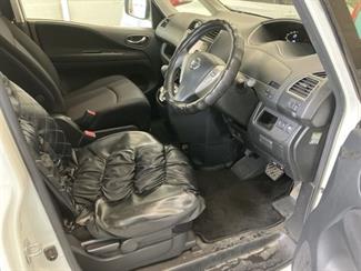2013 Nissan SERENA - Thumbnail