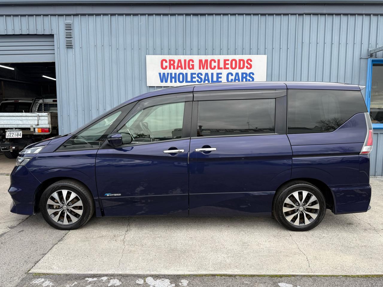 2017 Nissan SERENA