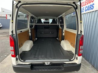 2020 Toyota HIACE - Thumbnail