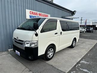 2020 Toyota HIACE - Thumbnail