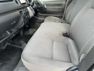 2020 Toyota HIACE - Thumbnail