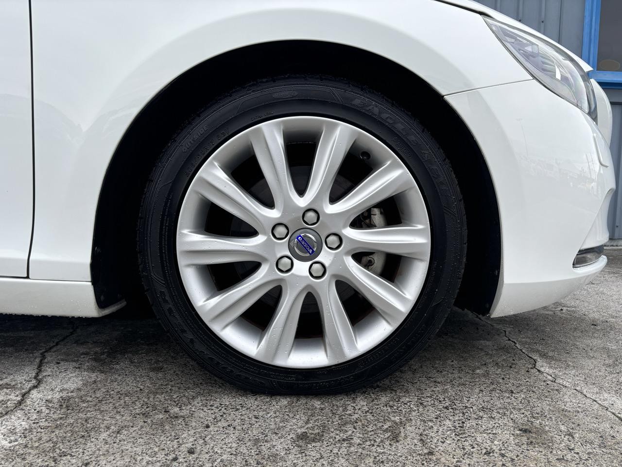 2015 Volvo V40