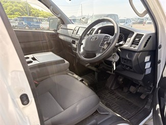 2022 Toyota HIACE - Thumbnail
