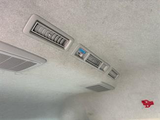 2012 Toyota HIACE - Thumbnail