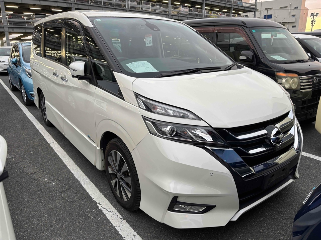 2017 Nissan SERENA