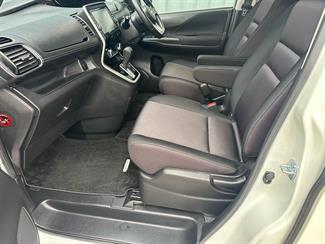 2017 Nissan SERENA - Thumbnail