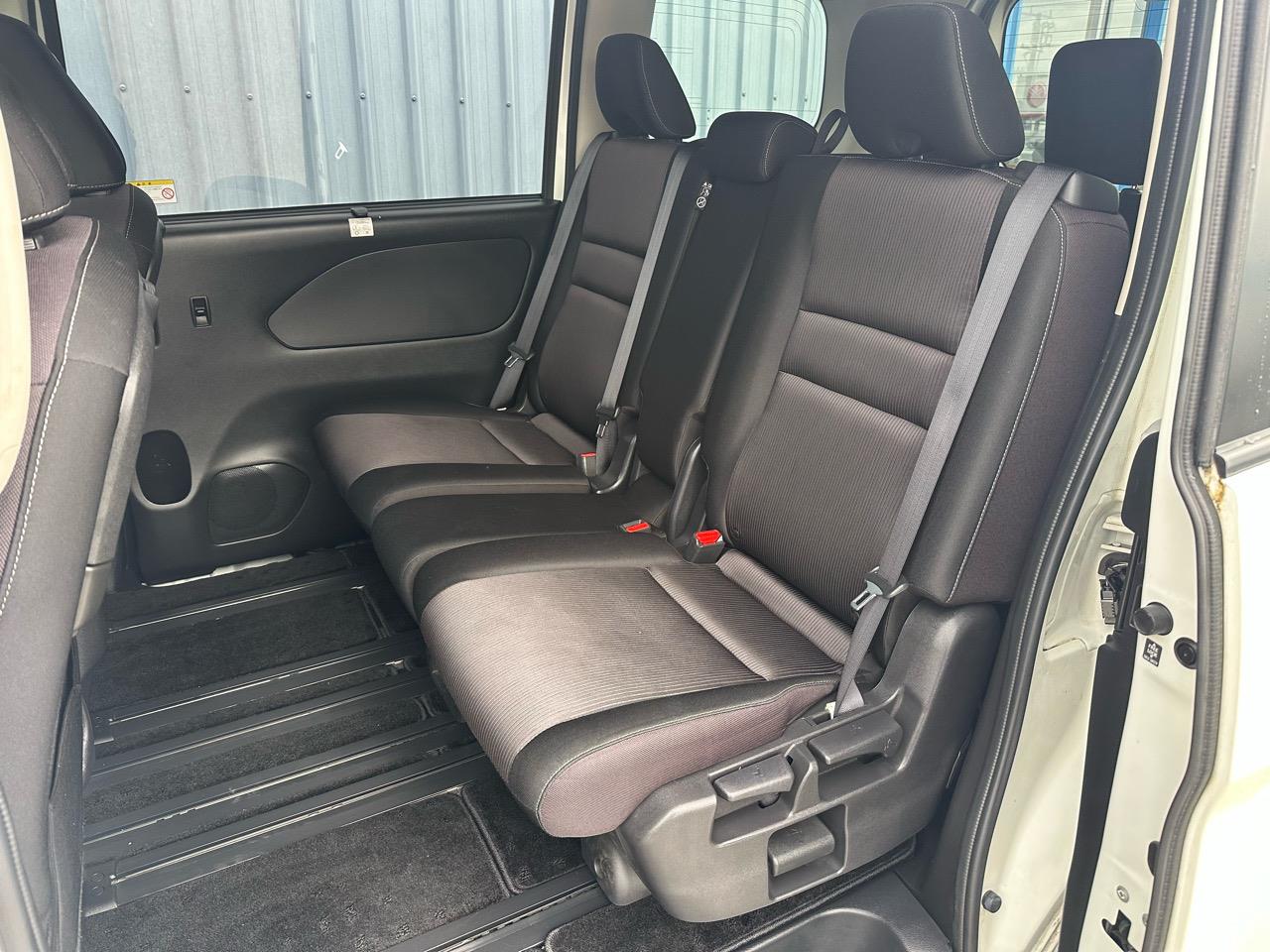 2017 Nissan SERENA