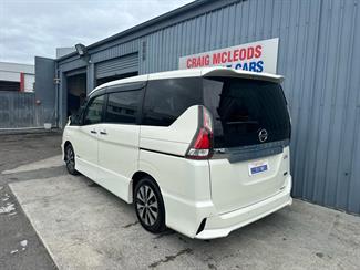 2017 Nissan SERENA - Thumbnail