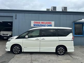 2017 Nissan SERENA - Thumbnail